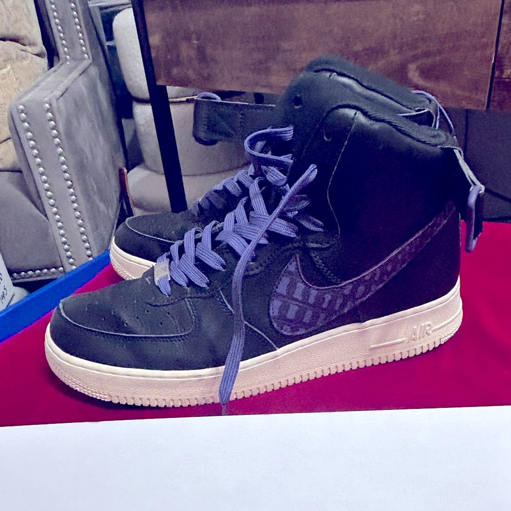 Nike Men's Black and Purple Trainers